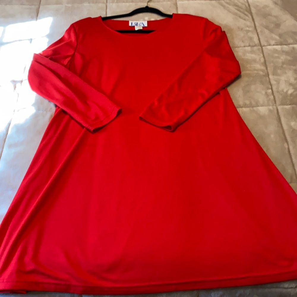 VINTAGE red dress with shoulder pads